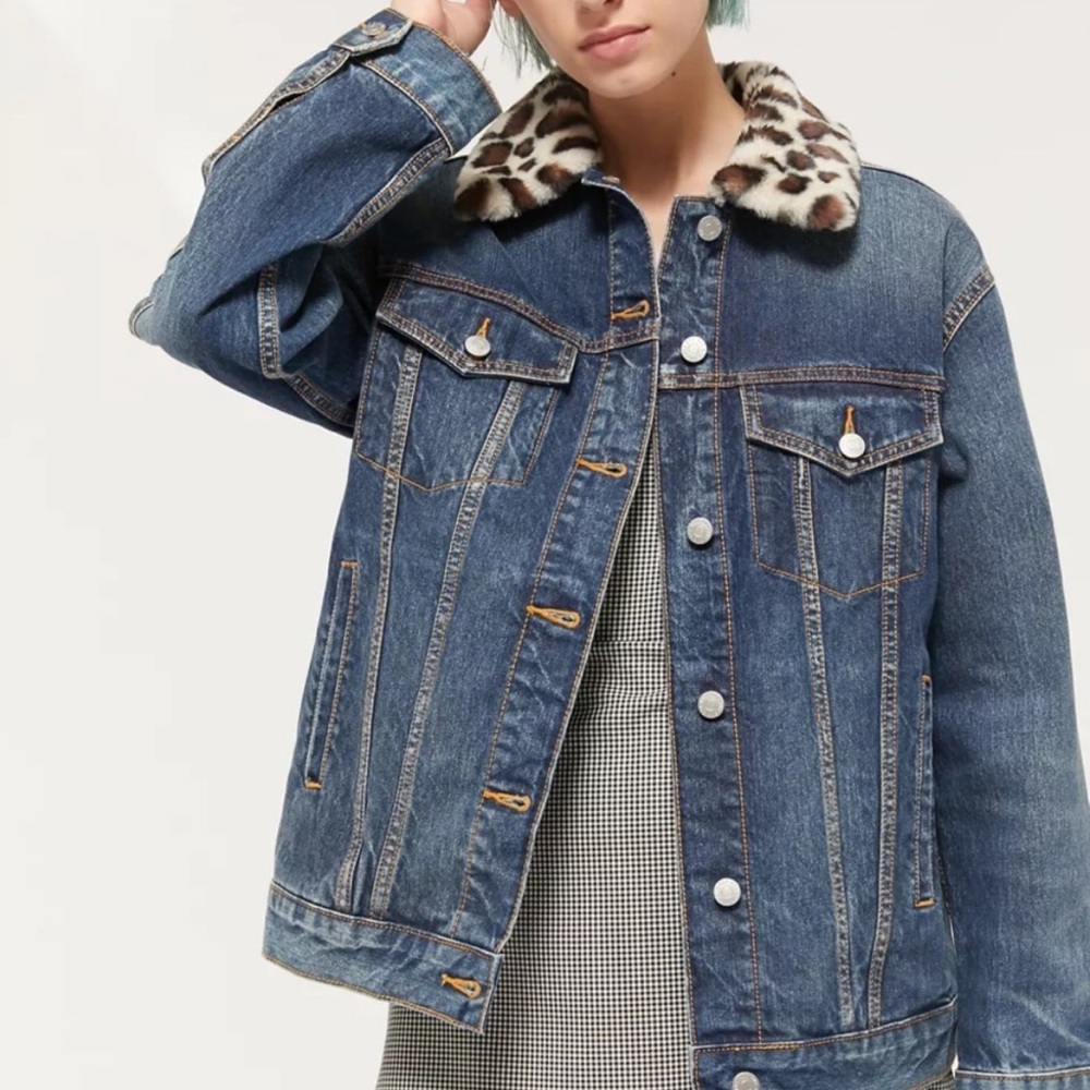 Urban Outfitters BDG Cheetah/Leopard Collared Denim Jacket in size large